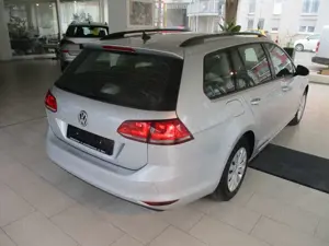 Volkswagen Golf Variant Trendline BMT/ PP/ BT/ USB/ Klimaautomatik Bild 3