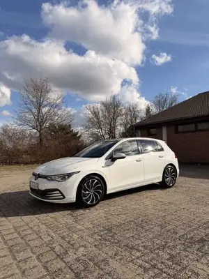 Volkswagen Golf 1.5 TSI ACT OPF IQ.DRIVE