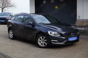 Volvo V60 D4 Kinetic Aut. KLIMA+NAVI+PDC+ALU+TEMPOMAT+2.Hd