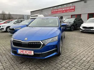 Skoda Octavia 1,5 TSI DSG Selection Combi Navi + AHK + Voll LED