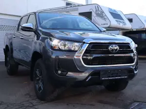 Toyota Hilux DoKA 2,8ltr  DAB*ACC*SHZ*App*AHK 2,8ltr Diesel Mil