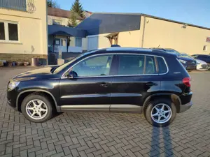 Volkswagen Tiguan 2,0 Diesel 4x4 Euro 5*AHK* 8 Fach bereift *KLIMA* Bild 5
