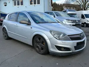 Opel Astra H 1.9 CDTI Lim. Innovation "110 Jahre" PDC Bild 4