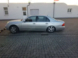 Lexus LS 430