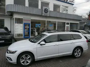 Volkswagen Passat Variant Elegance 2,0 TDI DSG AHK,STH,PANO