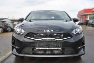 Kia Ceed / cee'd 1.5 T-GDI Vision UVP 31.179 EUR Bild 2