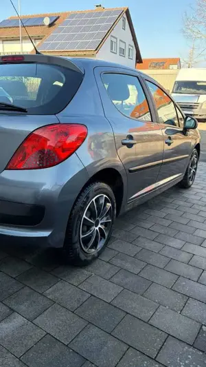 Peugeot 207 Tendance Bild 4