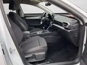 SEAT Leon 1,5 TSI FR RFK/LED/NAVI/PDC/SItzheizung vo. Bild 4