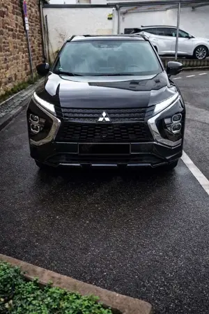 Mitsubishi Eclipse Cross Plug-In Hybrid 4WD Select Black Bild 2