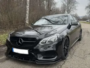 Mercedes-Benz E 220 AMG E 63 Optik Bild 1