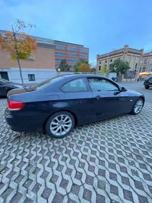 BMW 320 320i Coupe Bild 2