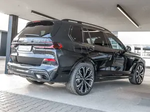 BMW X7 xDrive40d M Sport HUD PANO ACC AHK RFK NAVI Bild 2