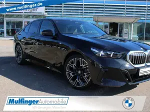 BMW 520 d xDr.M Sport Standh.AHK SuView.KomfS+Bel.20"