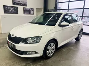 Skoda Fabia 1.0 TSI Active+Klimaanlage+8fach bereift