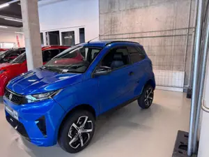 Aixam Others Ambition Crossover Premium  saphirblaumetallic Bild 3