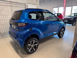 Aixam Others Ambition Crossover Premium  saphirblaumetallic Bild 5