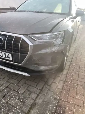 Audi Q3 Audi Q3 Advanced 35TFSI S-tronic / Verunfallt