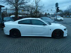 Dodge Charger SRT Hellcat   1.Hand