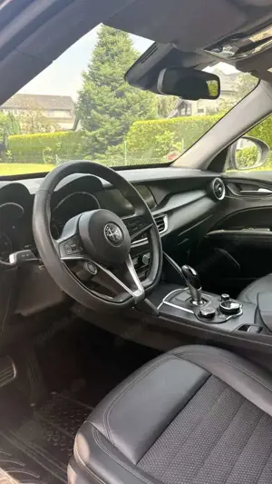 Alfa Romeo Stelvio 2.2 Diesel 16V AT8 Executive Bild 2