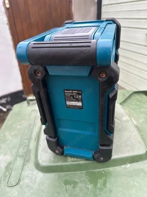 Hallo, ich verkaufe mein Makita-Radio in einwandfreiem, neuwertigem Zustand.