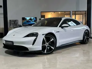 Porsche Taycan *HUD*Sitzk.*Pano*Beifahrer Display*