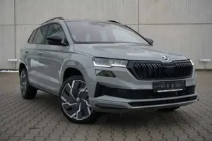 Skoda Karoq 1.5TSI DSG Sportline AHK Navi Matrix Leder 19"
