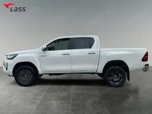 Toyota Hilux 2.4 D-4D Double Cab Comfort AUT Facelift Bild 3