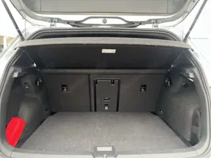 Volkswagen Golf VIII R-Line 1.5eTSI DSG AHK RFK Black Style Klima Bild 5