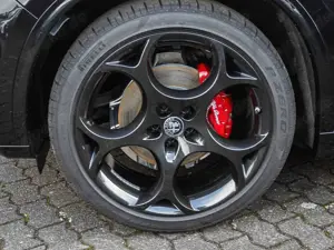 Alfa Romeo Stelvio 2.0 16V Turbo AT8-Q4 Veloce Bild 5