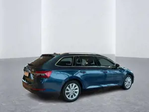 Skoda Superb Combi 1.4 TSI DSG Style iV Parklenkassise Bild 3