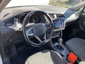 Volkswagen Tiguan 2.0 TDI 4Motion DSG IQ.DRIVE/AHK/18-ZOLL/LED/NAVI Bild 4