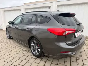 Ford Focus Turnier 1.5 ST-Line X LED Navi HUD AHK SHZ Bild 4