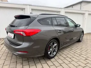 Ford Focus Turnier 1.5 ST-Line X LED Navi HUD AHK SHZ Bild 5