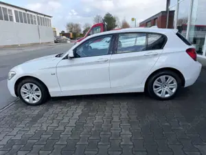 BMW 116 i Sport Line Automatik*Navi*Scheckheft*LED* Bild 5
