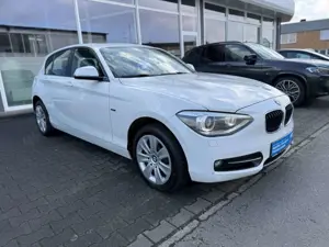 BMW 116 i Sport Line Automatik*Navi*Scheckheft*LED* Bild 3