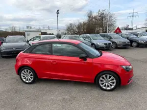 Audi A1 attraction Navi PDC SHG2.Hand Allwetterreifen Bild 4
