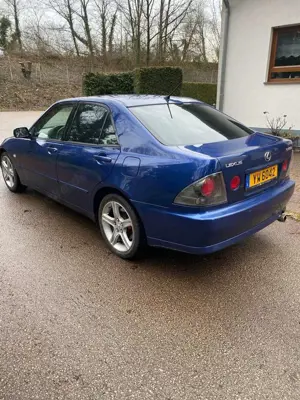 Lexus IS 200 Sport Bild 2