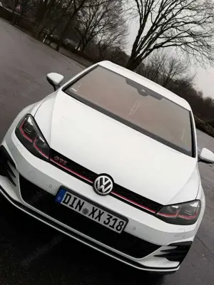 Volkswagen Golf GTI (BlueMotion Technology) DSG Performance