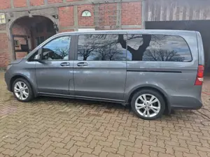 Mercedes-Benz V 250 V 250 (BlueTEC) d lang 4Matic 7G-TRONIC Edition Bild 2