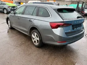 Skoda Octavia Combi Style 4x4 Bild 4