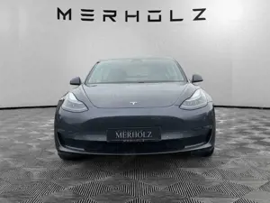 Tesla Model 3 Bild 2