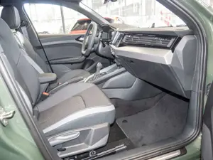 Audi A1 Sportback S line 30 TFSI S tronic LED NAVI Bild 3