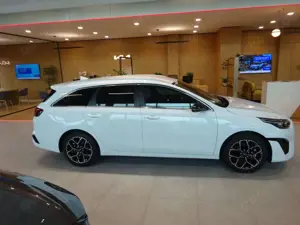 Kia Ceed SW / cee'd SW CEED SW 1.5 T-GDI DCT GT-line Techn-Paket Bild 4