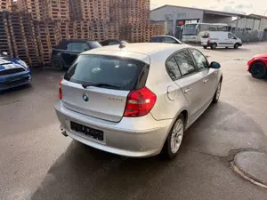 BMW 120 Limousine 120d Automatik Navi Allwetter Bild 5