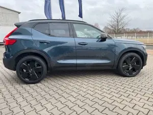 Volvo XC40 B3 B DKG Plus Black Edition Bild 3