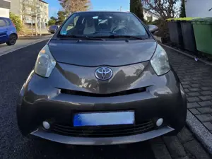 Toyota iQ