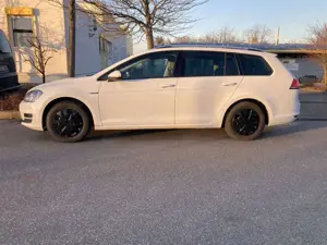 Volkswagen Golf Variant 1.2TSI BMT LOUNGE Klima AHK TÜVneu 8-fach LED SHZ