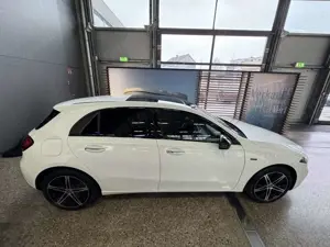 Mercedes-Benz A 250 A 250 e 8G-DCT Style