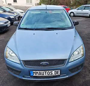 Ford Focus Focus Turnier 1.6 WERKSTATTGEPRÜFT TÜV NEU Bild 2