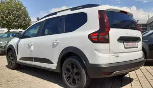 Dacia Jogger Hybrid 140 Extreme 7 Sitze Sitzhz. sof. verfügbar Bild 4